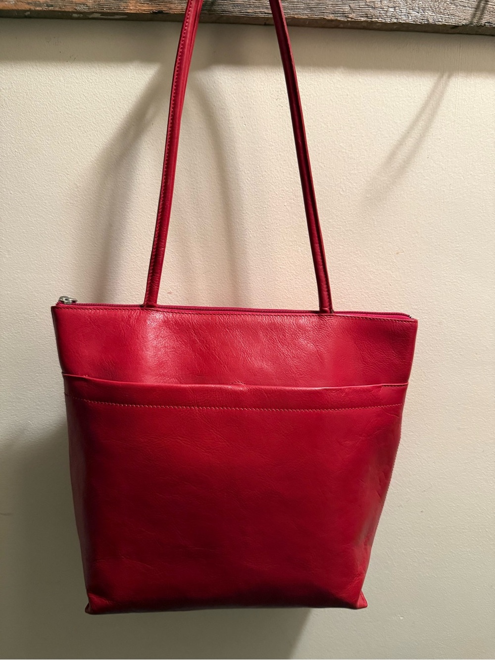 HOBO International Carlotta in Rouge Vintage NWOT